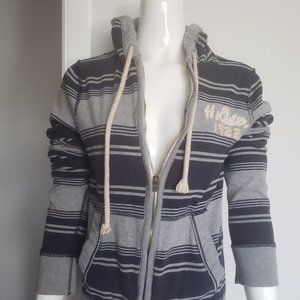 Hollister Gray Sweater (S/M)